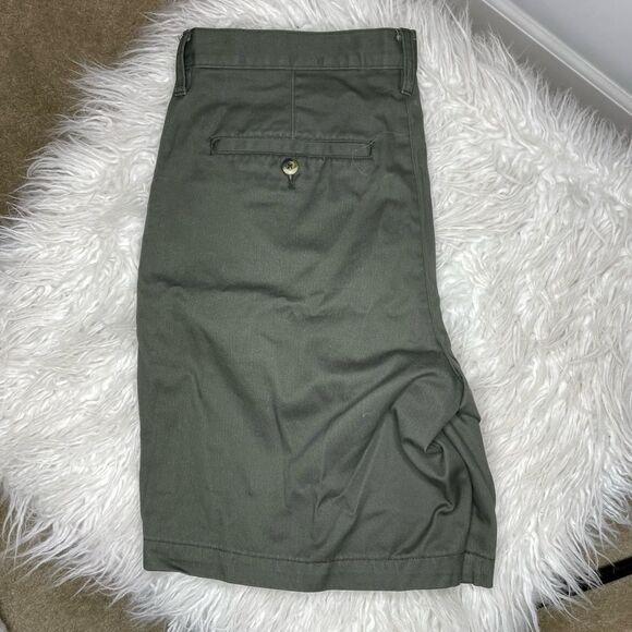 Basic Editions- Green Dress Shorts - Picture 6 of 6